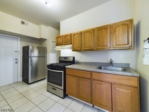 415 Dodd St in East Orange, NJ - Building Photo - Building Photo