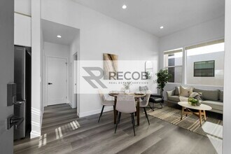 1638 Elm Ave in San Diego, CA - Foto de edificio - Building Photo