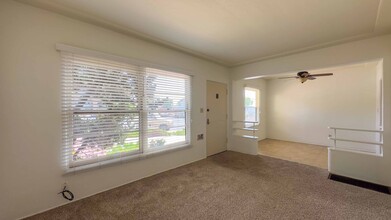 E Street Apartments in San Diego, CA - Building Photo - Interior Photo