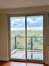 2625 Park Ave, Unit 14D in Bridgeport, CT - Foto de edificio - Building Photo