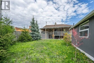 692-692 Birchmount Rd in Toronto, ON - Building Photo - Building Photo