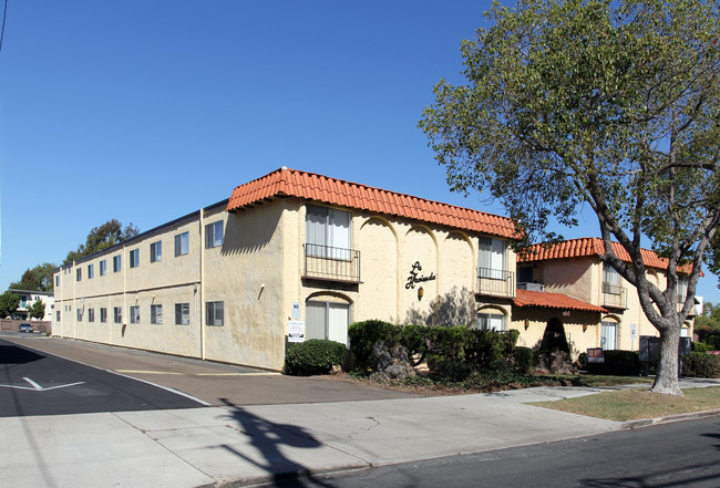 La Hacienda Apartments in Chula Vista, CA - Building Photo - Building Photo