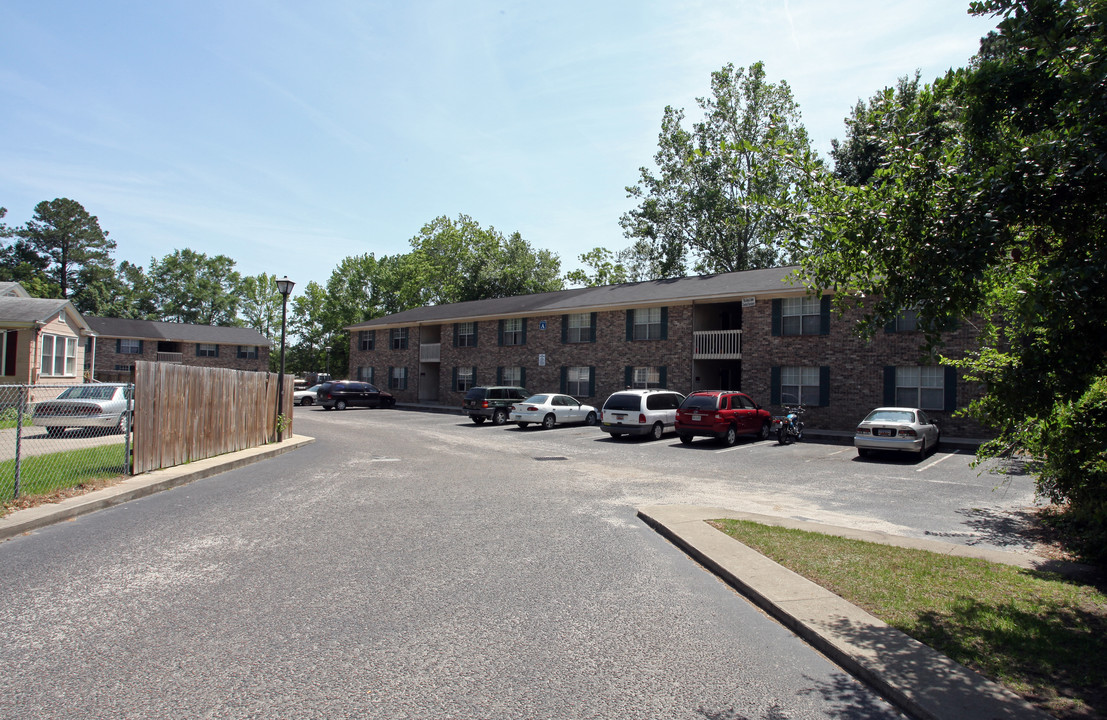 Hidden Lake Apartments in North Charleston, SC - Foto de edificio