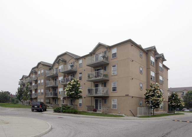 Abbey Oaks in Oakville, ON - Building Photo - Primary Photo