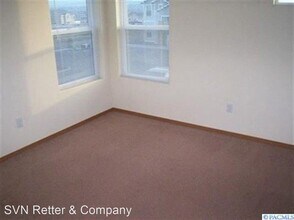 6005 Chapel Hill Blvd-Unit -J in Pasco, WA - Building Photo - Building Photo