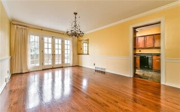 5623 Fifth Ave in Pittsburgh, PA - Building Photo - Building Photo