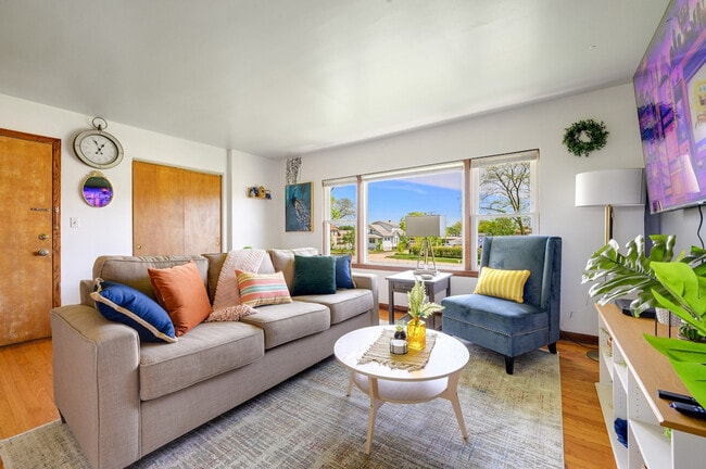 30 W Burlington Ave in Westmont, IL - Building Photo - Building Photo