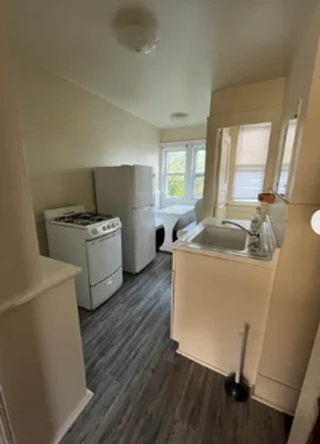 361 W 22nd St in Erie, PA - Foto de edificio - Building Photo