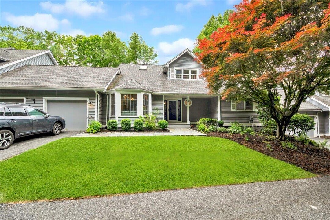 47 Bell Hollow Ln in Mt Kisco, NY - Building Photo