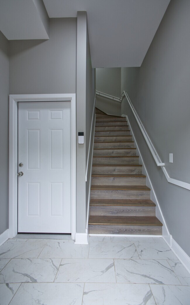 2718 W Monroe St, Unit First floor in Chicago, IL - Foto de edificio - Building Photo