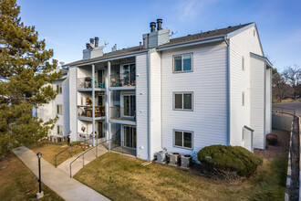 The Peaks At Green Mountain in Lakewood, CO - Building Photo - Primary Photo