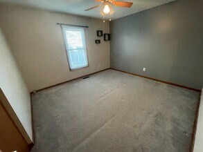 155 Wintergreen Dr in Chatham, IL - Building Photo - Building Photo