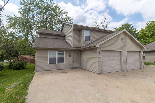 property at 2117 N Ballenger Ln