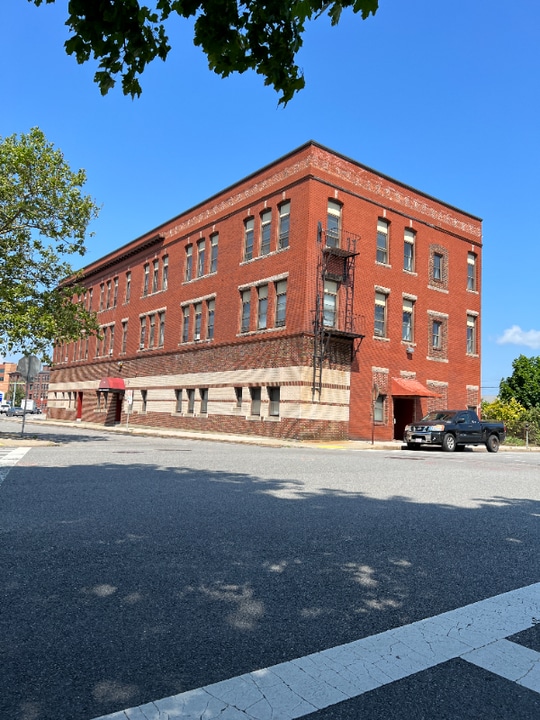 58 4th St-Unit -108 in Fall River, MA - Building Photo