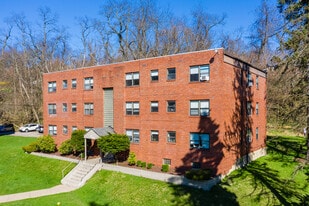 Brentshire Gardens in Pittsburgh, PA - Building Photo