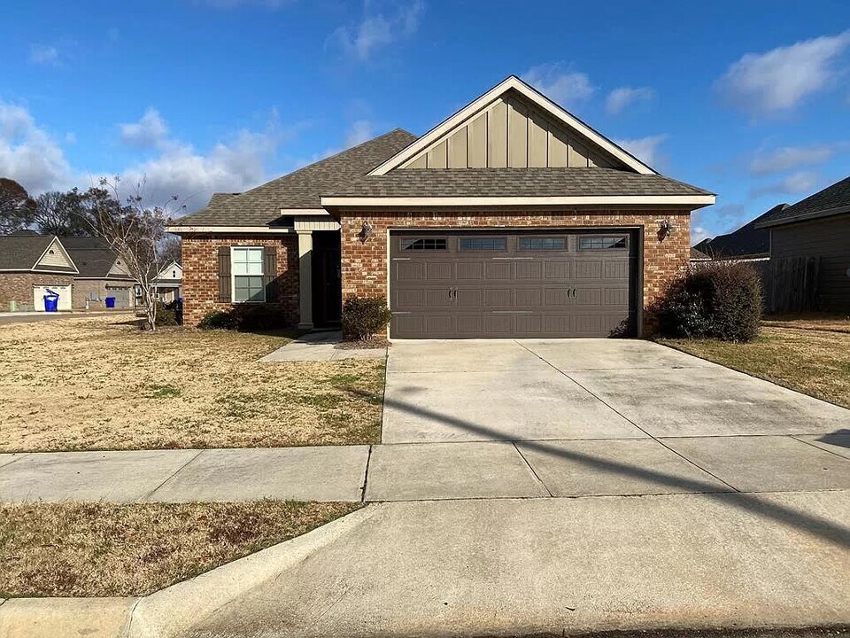 100 Abby Ln in Troy, AL - Building Photo