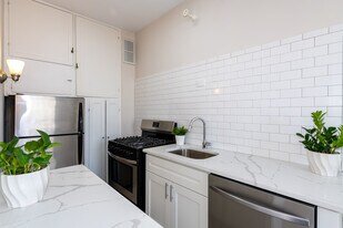 The Parkway in St. Louis, MO - Building Photo