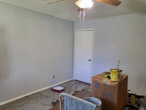 906 George St in Kerrville, TX - Building Photo - Building Photo