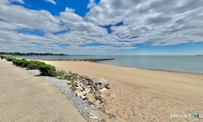 25 Village Rd in Milford, CT - Building Photo - Building Photo