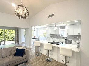 10723 Greentrail Dr S in Boynton Beach, FL - Building Photo - Building Photo