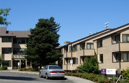 Bitter Lake Manor in Seattle, WA - Building Photo