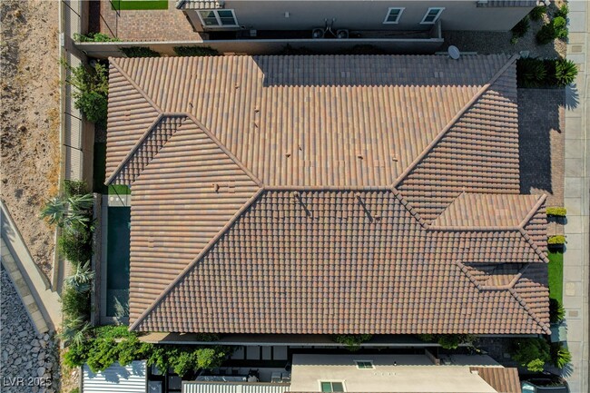 property at 3943 Reyes Ave