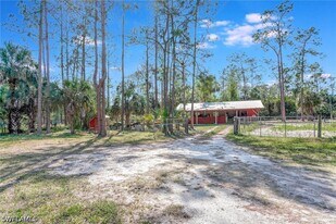 3520 2nd Ave NE in Naples, FL - Building Photo