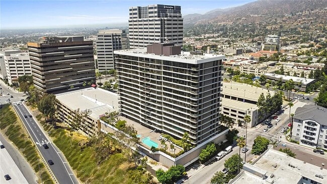 222 Monterey Rd in Glendale, CA - Building Photo - Building Photo