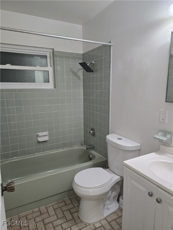 112 Kerr Cir in Lehigh Acres, FL - Building Photo - Building Photo