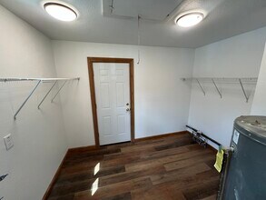853 Oak St in Elyria, OH - Foto de edificio - Building Photo