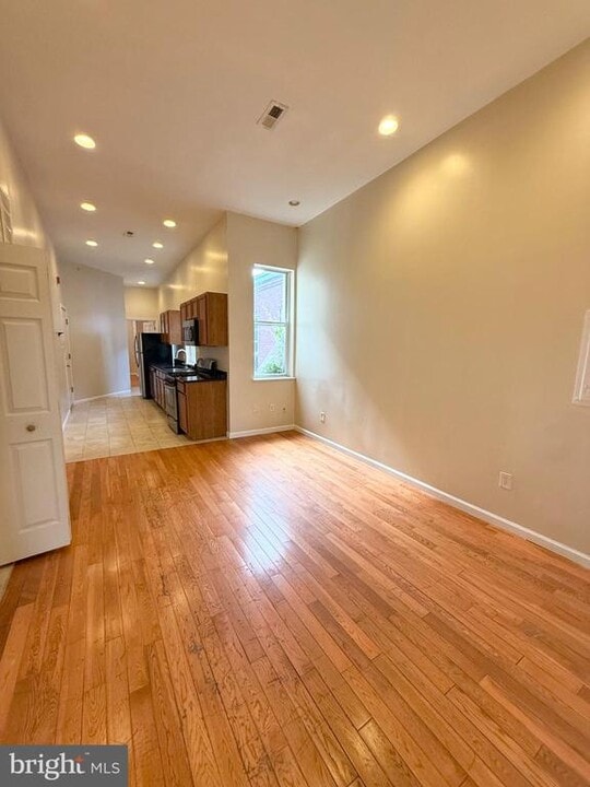 2125 N 15th St in Philadelphia, PA - Building Photo