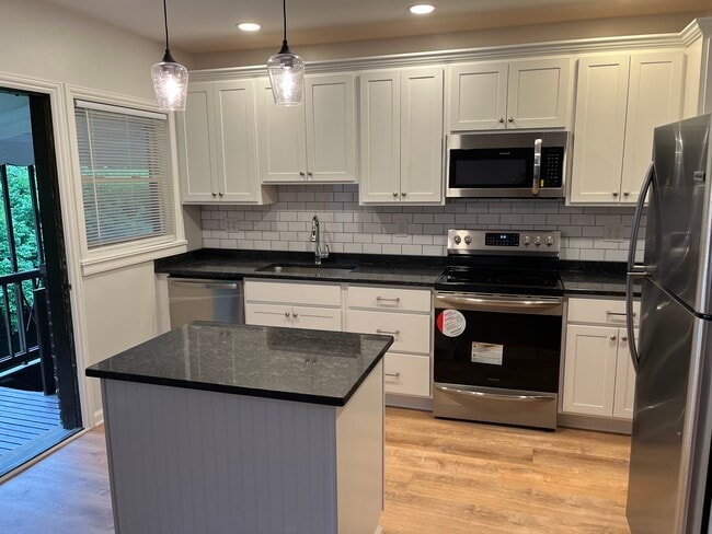 2022 Northwest Blvd, Unit D in Columbus, OH - Building Photo - Building Photo