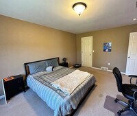 2765 N Forest Rd photo'