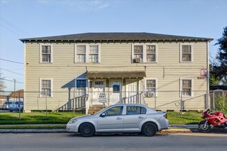 Cesar Chavez Rooming House in Houston, TX - Building Photo - Building Photo