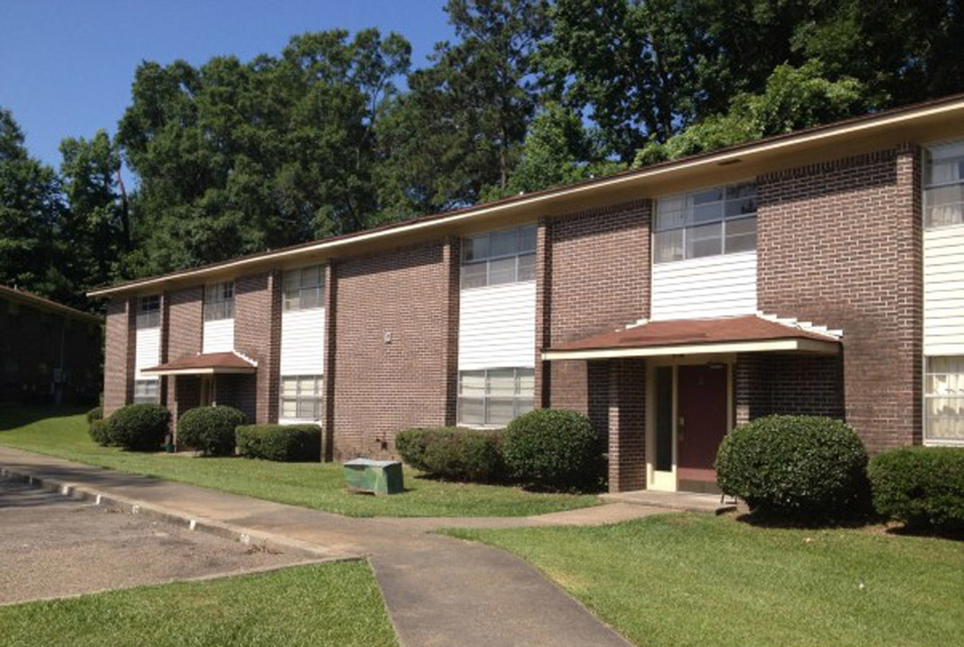 Westhill Apartments in Laurel, MS - Building Photo