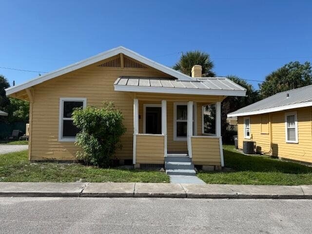 property at 400 Metcalf Ct
