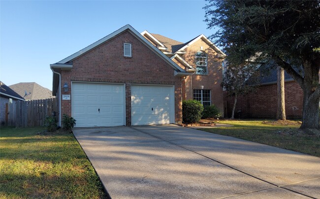 property at 2906 Humble Dr