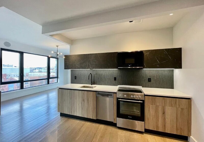 885 Rogers Ave-Unit -710 in Brooklyn, NY - Foto de edificio