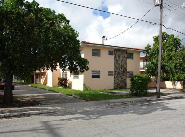 1770 SW 3rd St in Miami, FL - Building Photo - Building Photo