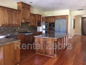 2445 Crown Rd in Merced, CA - Building Photo - Building Photo