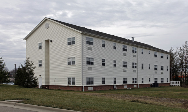 AHEPA 127 Senior Apartments in Milford, OH - Foto de edificio - Building Photo