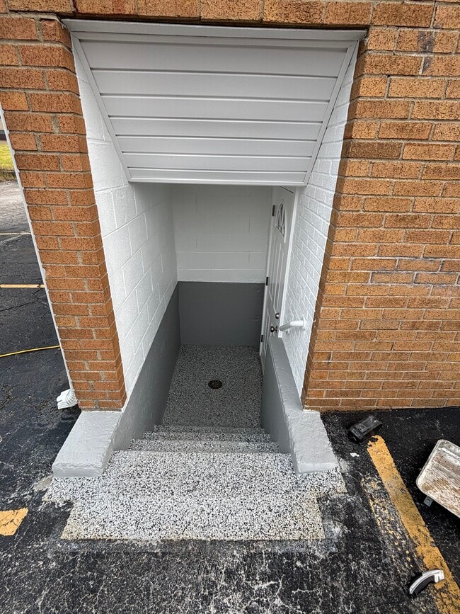 15 N Wickliffe Cir, Unit D in Youngstown, OH - Building Photo - Building Photo