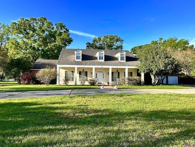 property at 627 W Main St