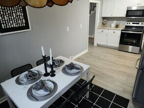 81 Winthrop Pkwy in Revere, MA - Foto de edificio - Building Photo