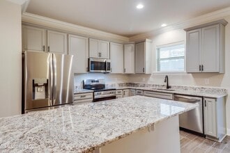 856 Leeward Dr in Biloxi, MS - Building Photo - Building Photo