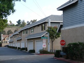 Amesbury Court in Poway, CA - Building Photo - Building Photo