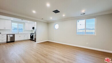 4239 W Broadway in Hawthorne, CA - Building Photo - Building Photo