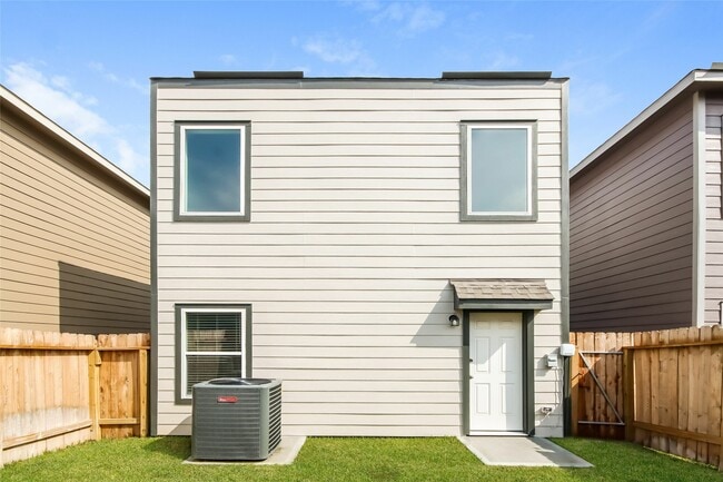 15329 Estrella Rd E in Houston, TX - Building Photo - Building Photo