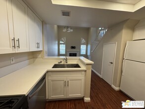 77 Abrazo Aisle in Irvine, CA - Building Photo - Building Photo