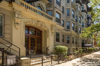 1318 Commonwealth Ave, Unit 7 in Boston, MA - Building Photo - Building Photo